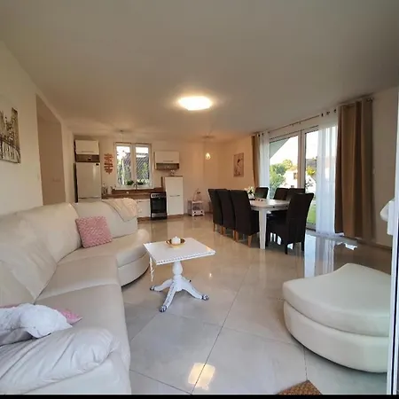 , Nad Jeziorem Z Możliwością Wędkowania Do 7 Osób Apartamento