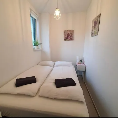 , Nad Jeziorem Z Możliwością Wędkowania Do 7 Osób Mielno (Koszalin)